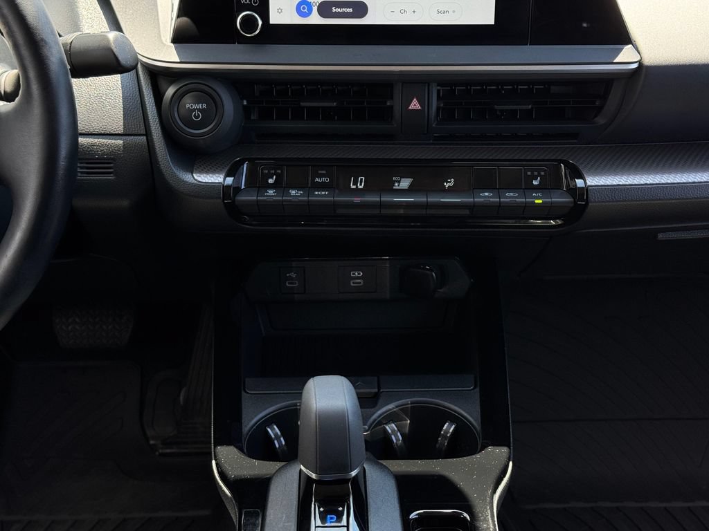 Certified 2025 Toyota Prius XLE AWD/4WD image 16