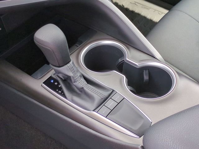 Used 2022 Toyota Camry LE FWD image 16