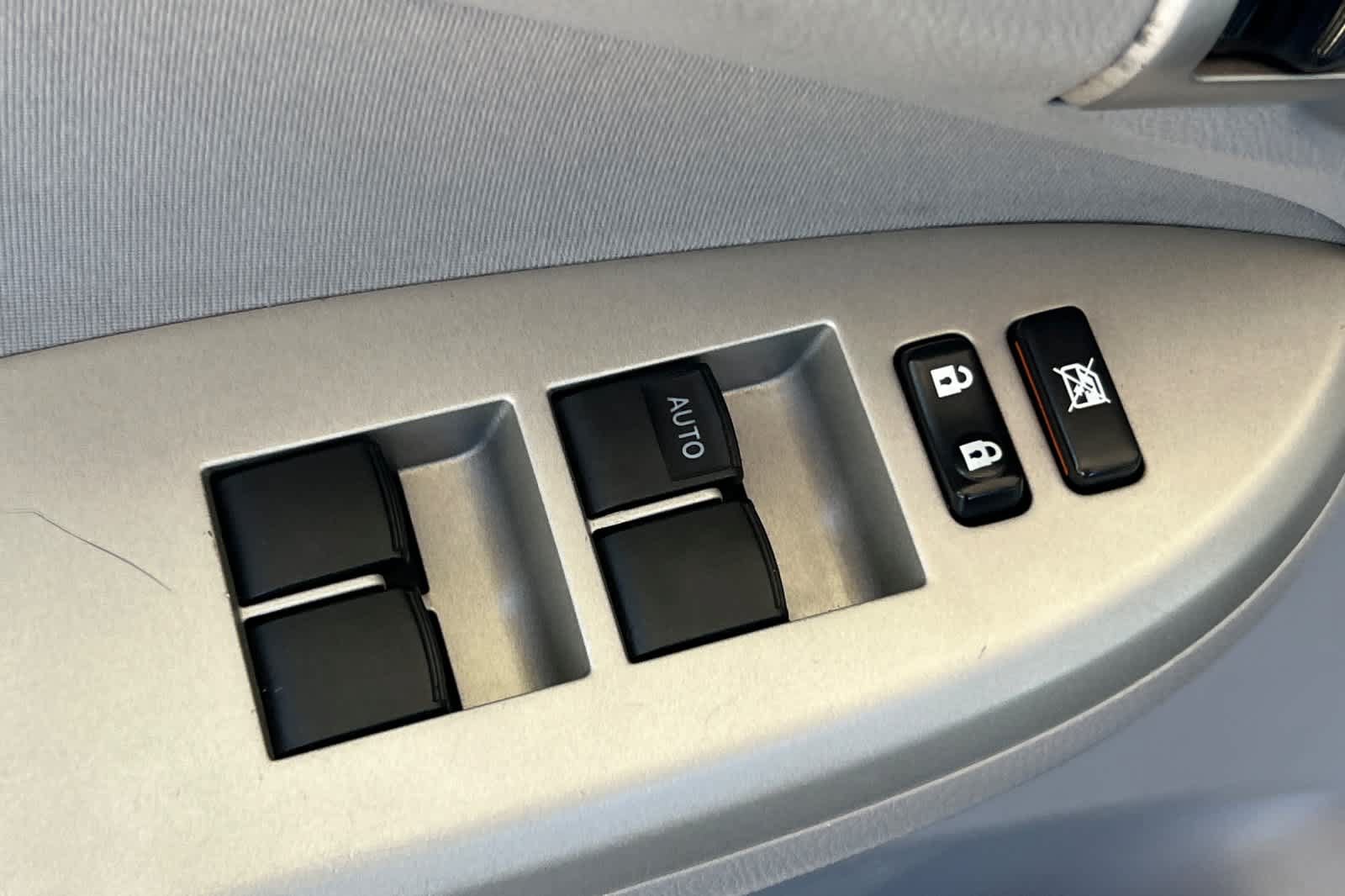 Used 2010 Toyota Corolla LE FWD image 13