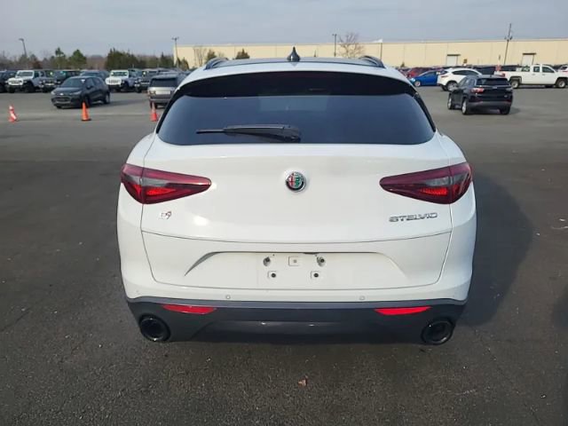 Used 2022 Alfa Romeo Stelvio Sprint image 29