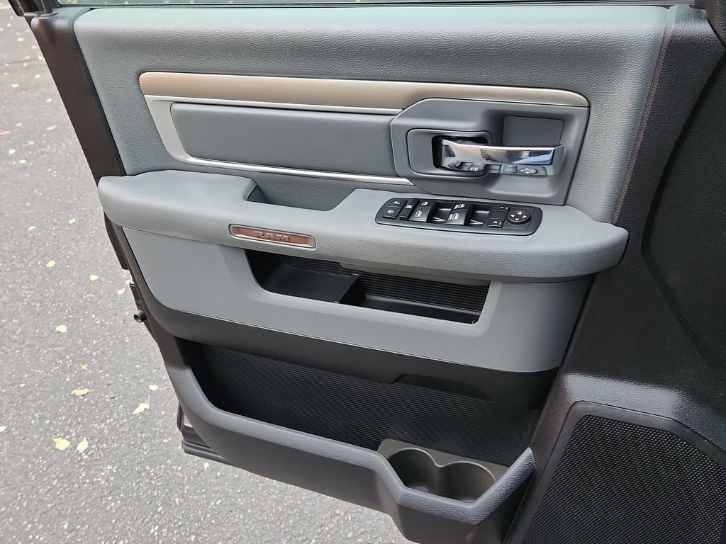 Used 2016 RAM 1500 Big Horn image 6