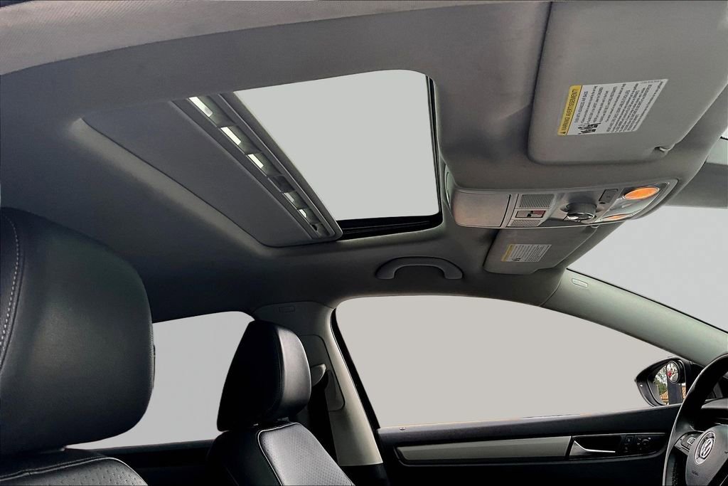 Used 2021 Volkswagen Passat 2.0T SE image 27