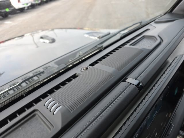 Used 2025 Jeep Wrangler Unlimited Sahara w/ Safety Group image 20