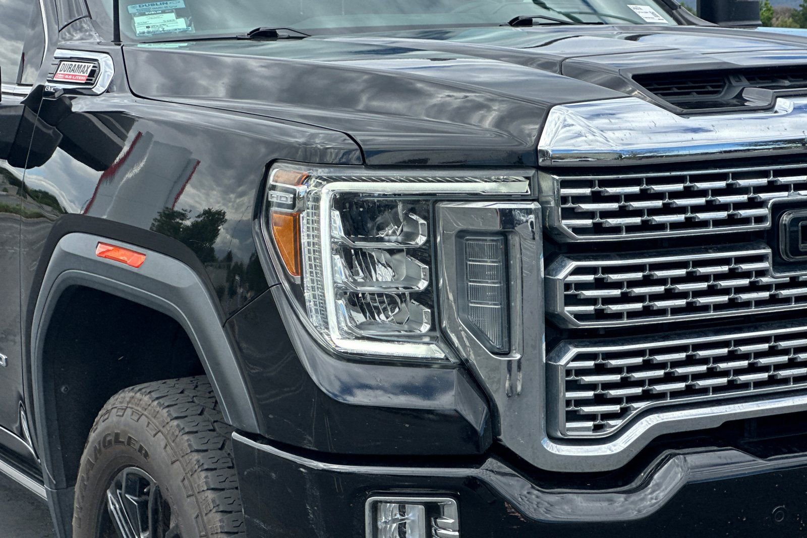 Used 2022 GMC Sierra 2500 Denali w/ Denali Black Diamond Edition AWD/4WD image 45