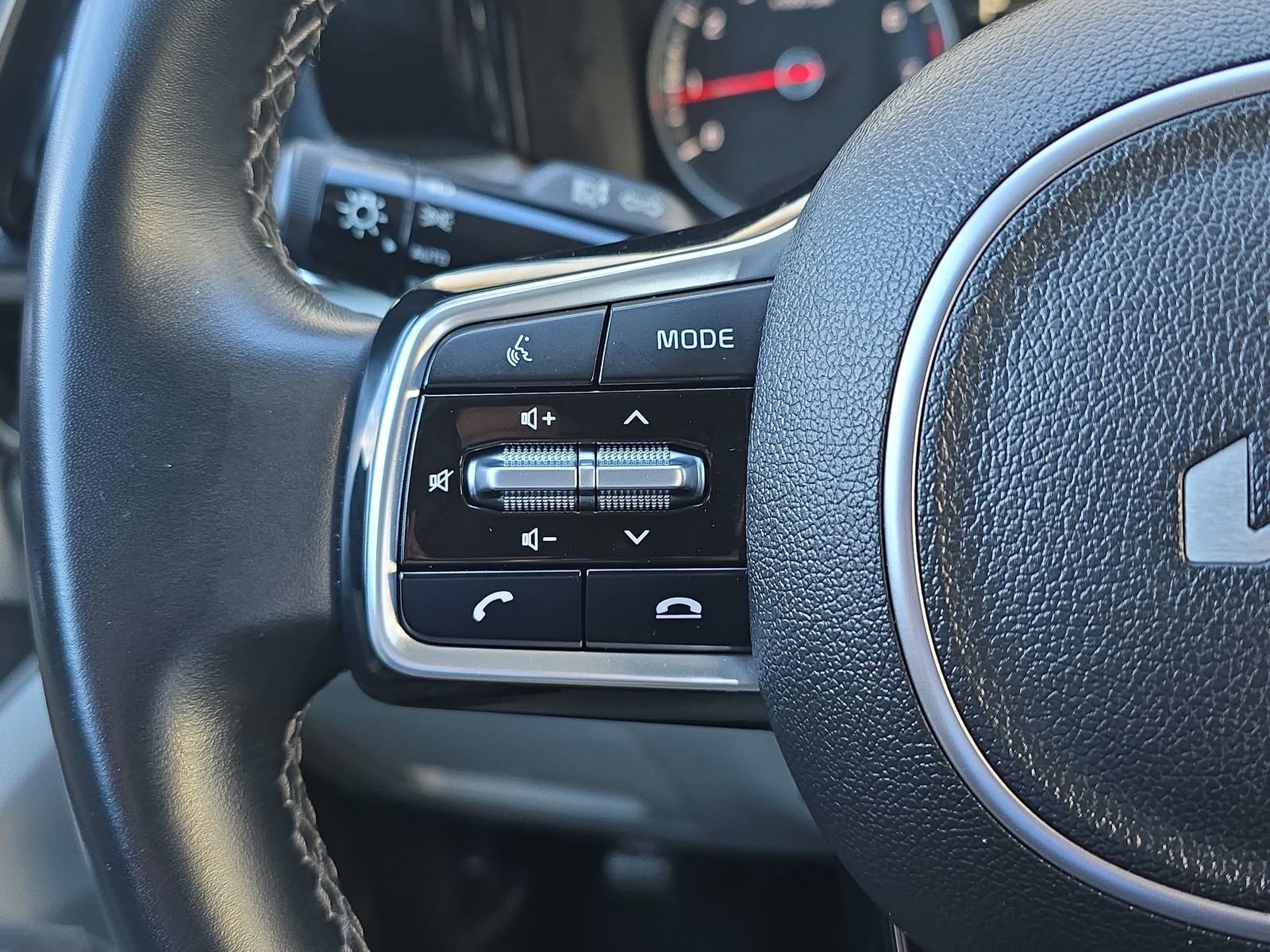 Used 2023 Kia Sorento S image 20