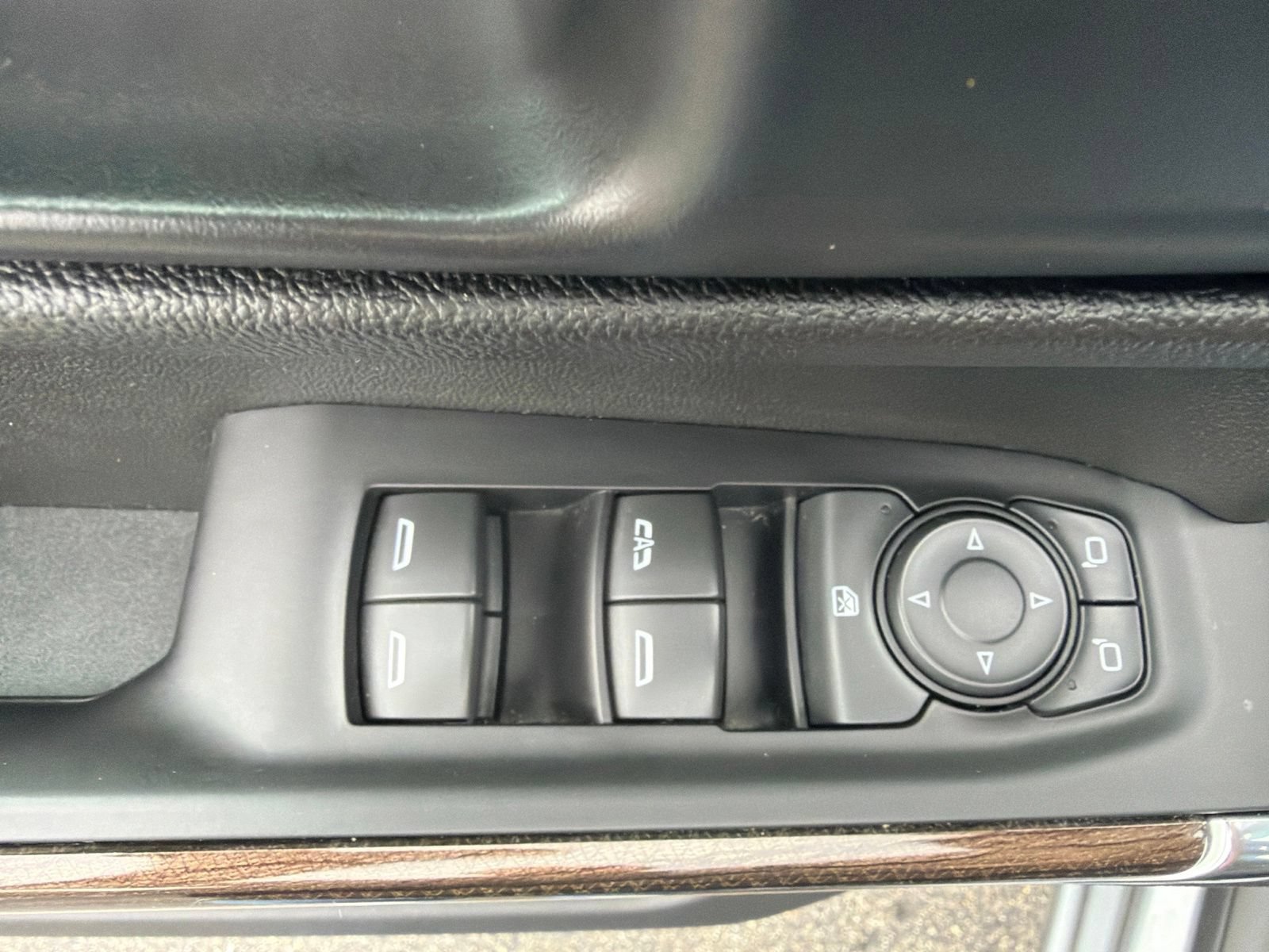 Used 2021 Chevrolet Silverado 1500 LT Trail Boss w/ Convenience Package II AWD/4WD image 11