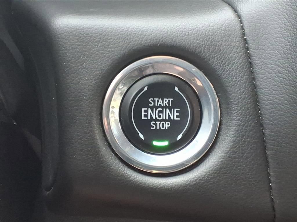 Used 2023 Chevrolet Suburban Premier image 27