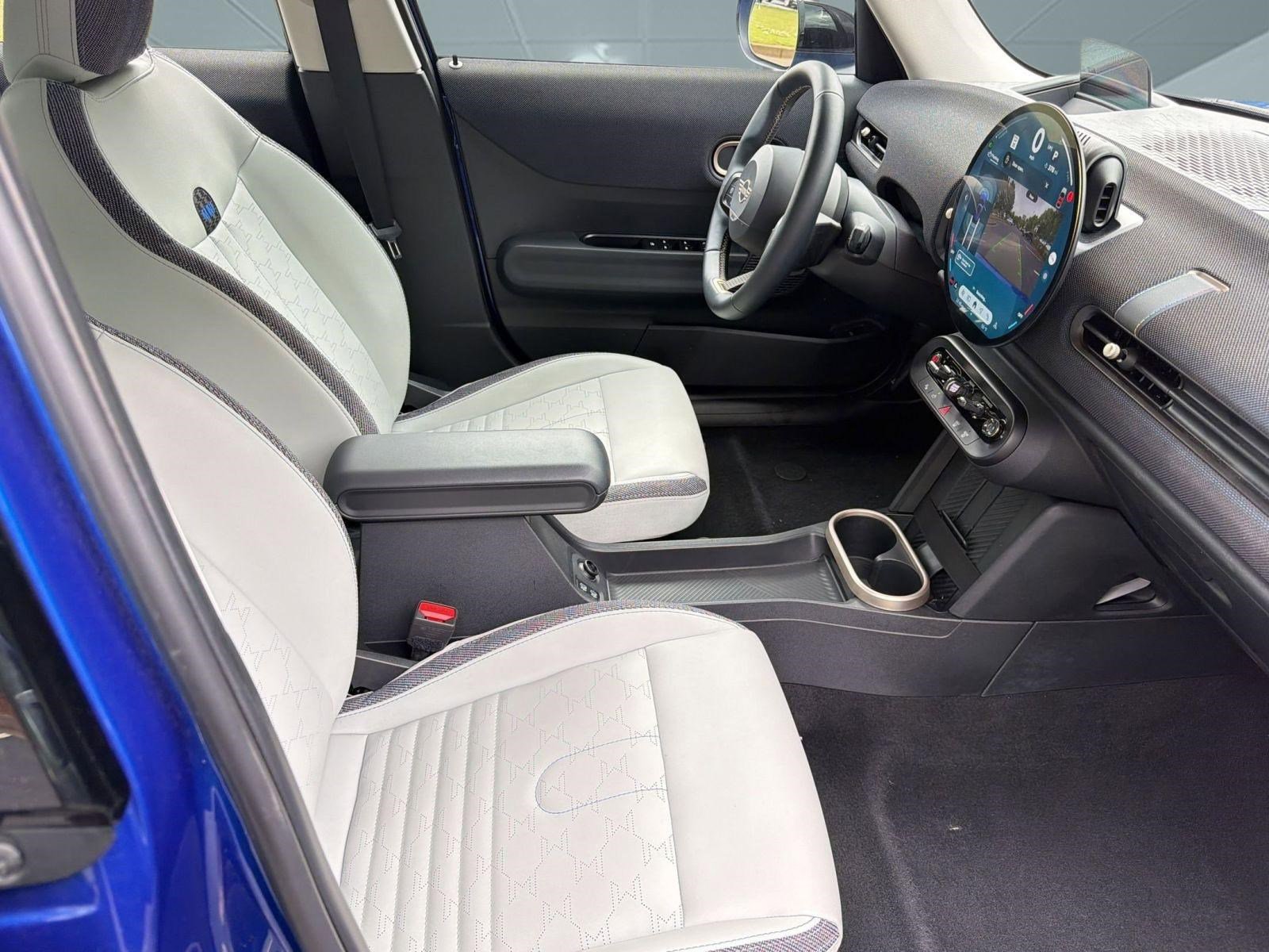 Certified 2025 MINI Cooper S FWD image 29