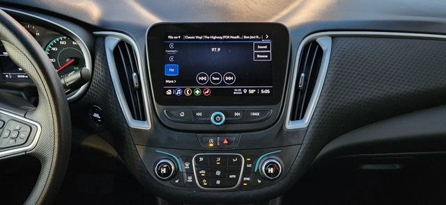 Used 2024 Chevrolet Malibu LT image 17