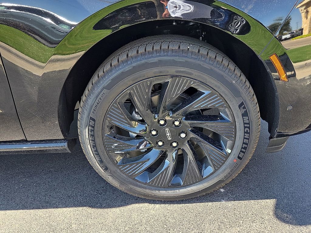 New 2025 Lincoln Navigator Reserve w/ Jet Appearance Package image 7