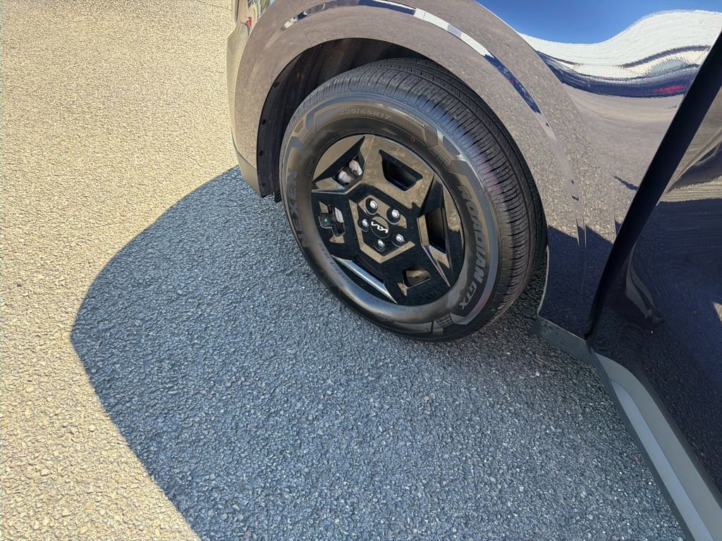 Certified 2025 Kia Carnival image 23