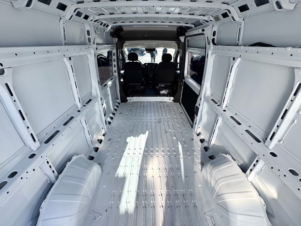 Used 2025 RAM ProMaster 2500 w/ Crew Van Package image 8