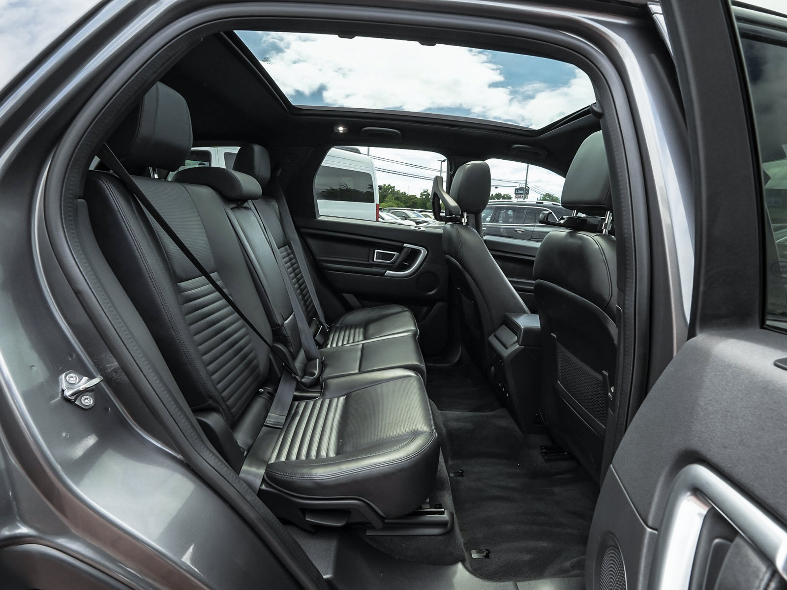 Used 2019 Land Rover Discovery Sport HSE Luxury AWD/4WD image 38