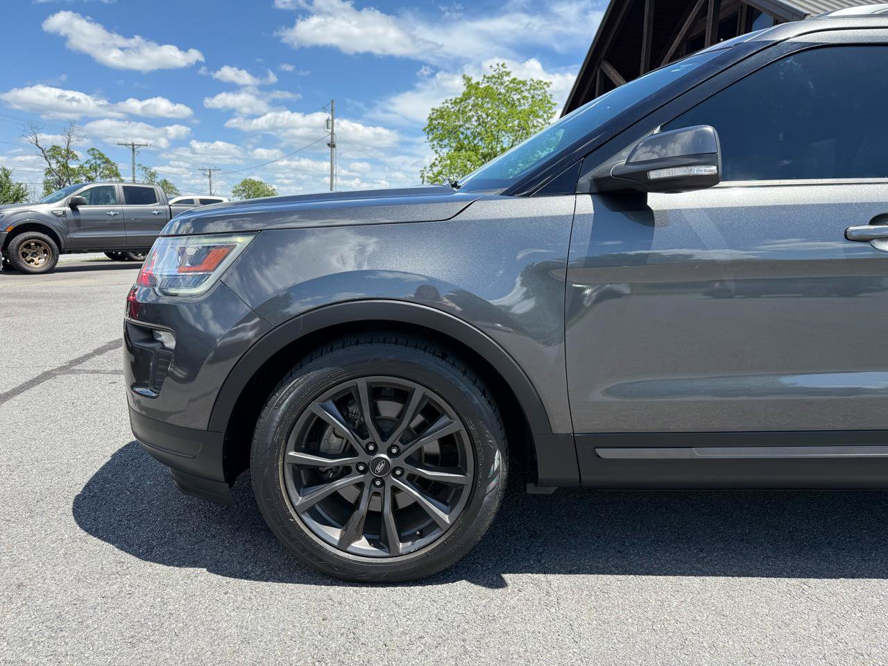 Used 2018 Ford Explorer XLT w/ Equipment Group 202A FWD image 35