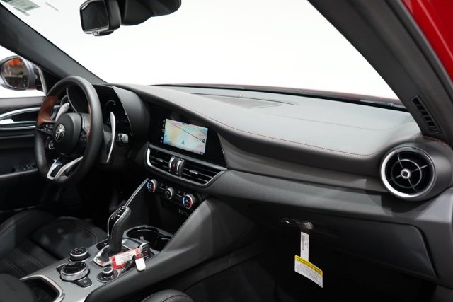 New 2025 Alfa Romeo Giulia Intensa AWD w/ Driving Assist Package image 16