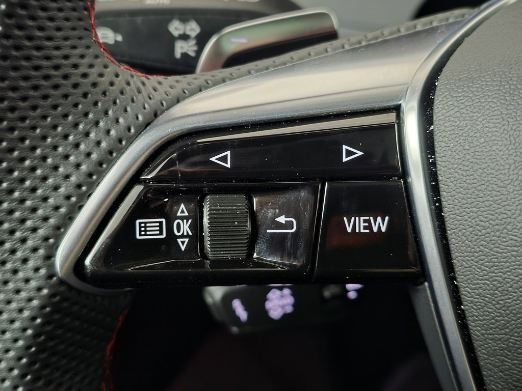 Used 2025 Audi S6 Prestige image 25