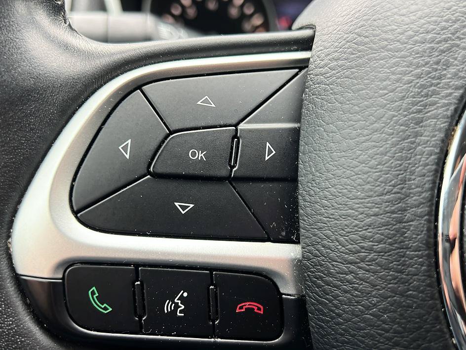 Used 2018 Jeep Compass Latitude w/ Popular Equipment Group FWD image 33