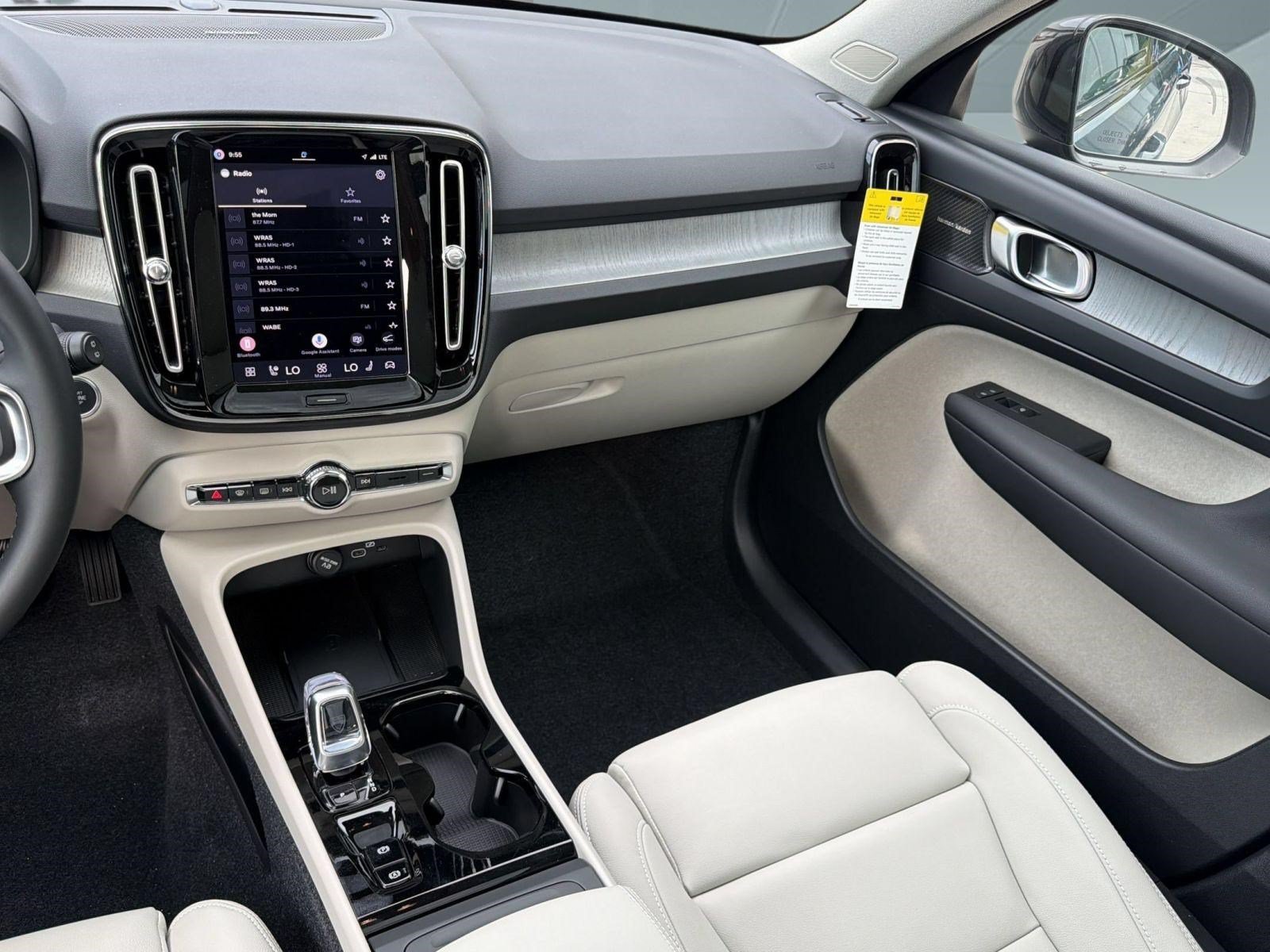 New 2026 Volvo XC40 B5 Ultra w/ Climate Package AWD/4WD image 28