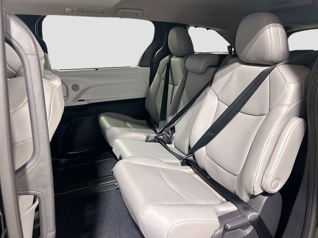 New 2026 Toyota Sienna XLE FWD image 23