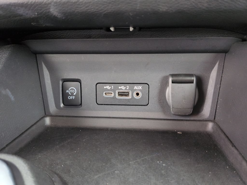 Used 2025 Nissan Sentra SV FWD image 19