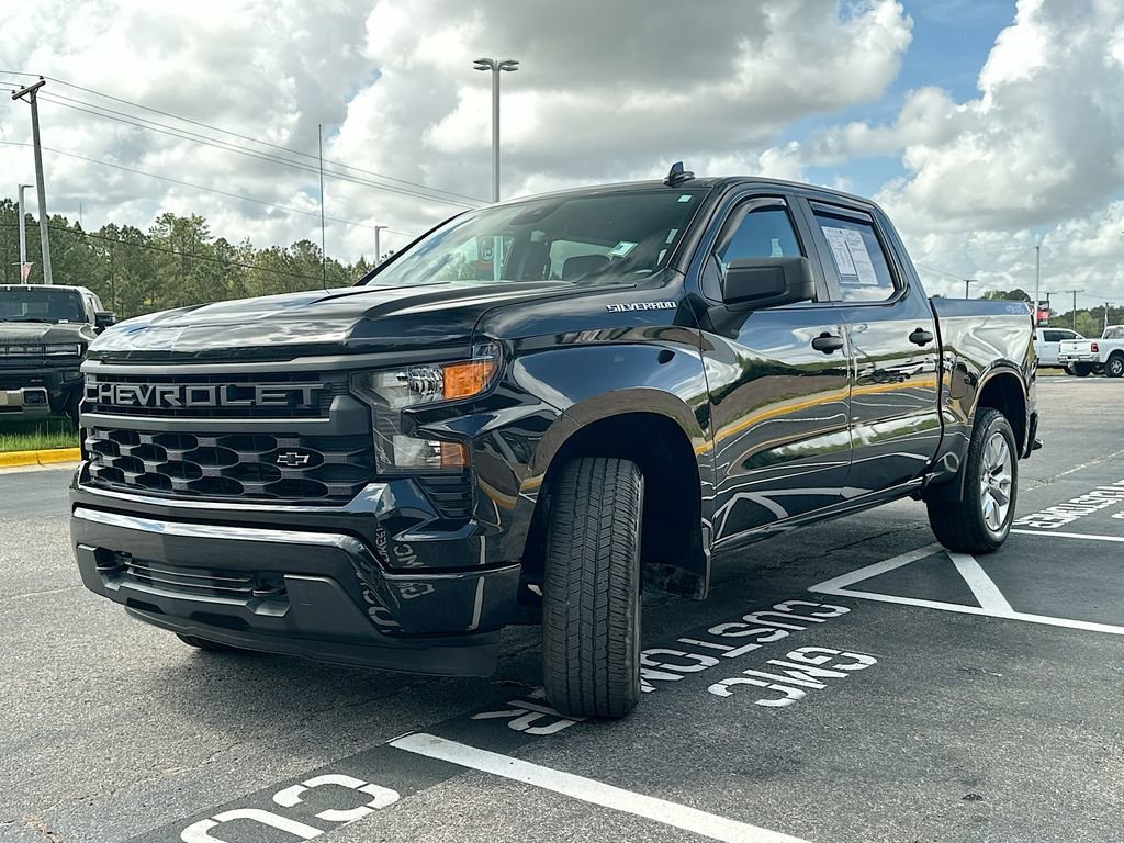 Used 2022 Chevrolet Silverado 1500 Custom image 1