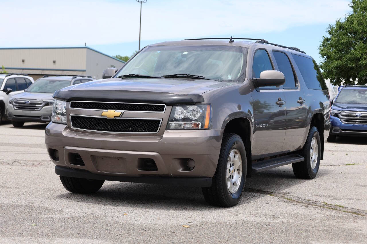 Used 2013 Chevrolet Suburban LS w/ Convenience Package 1 AWD/4WD image 6