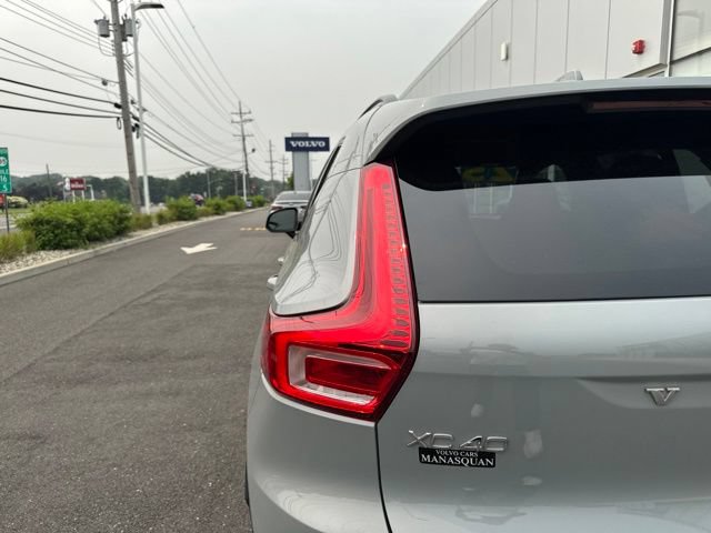 Certified 2025 Volvo XC40 B5 Plus AWD/4WD image 10
