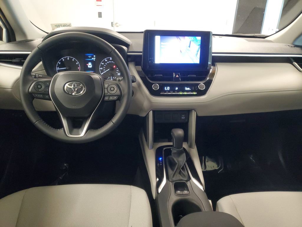 Certified 2024 Toyota Corolla Cross LE image 9