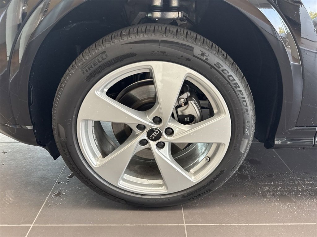 New 2025 Audi Q5 Premium Plus image 10
