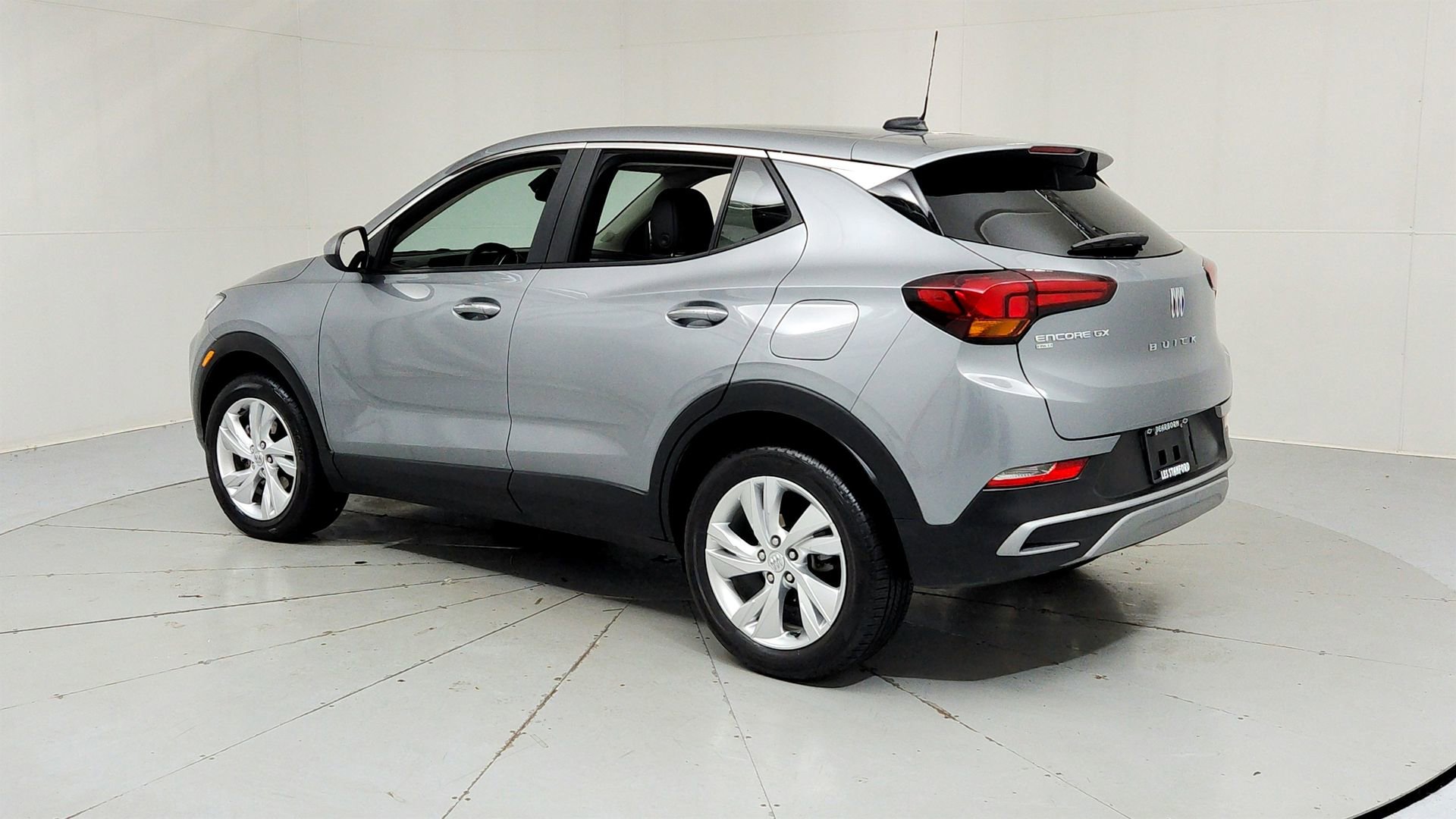 Used 2024 Buick Encore GX Preferred AWD/4WD image 3