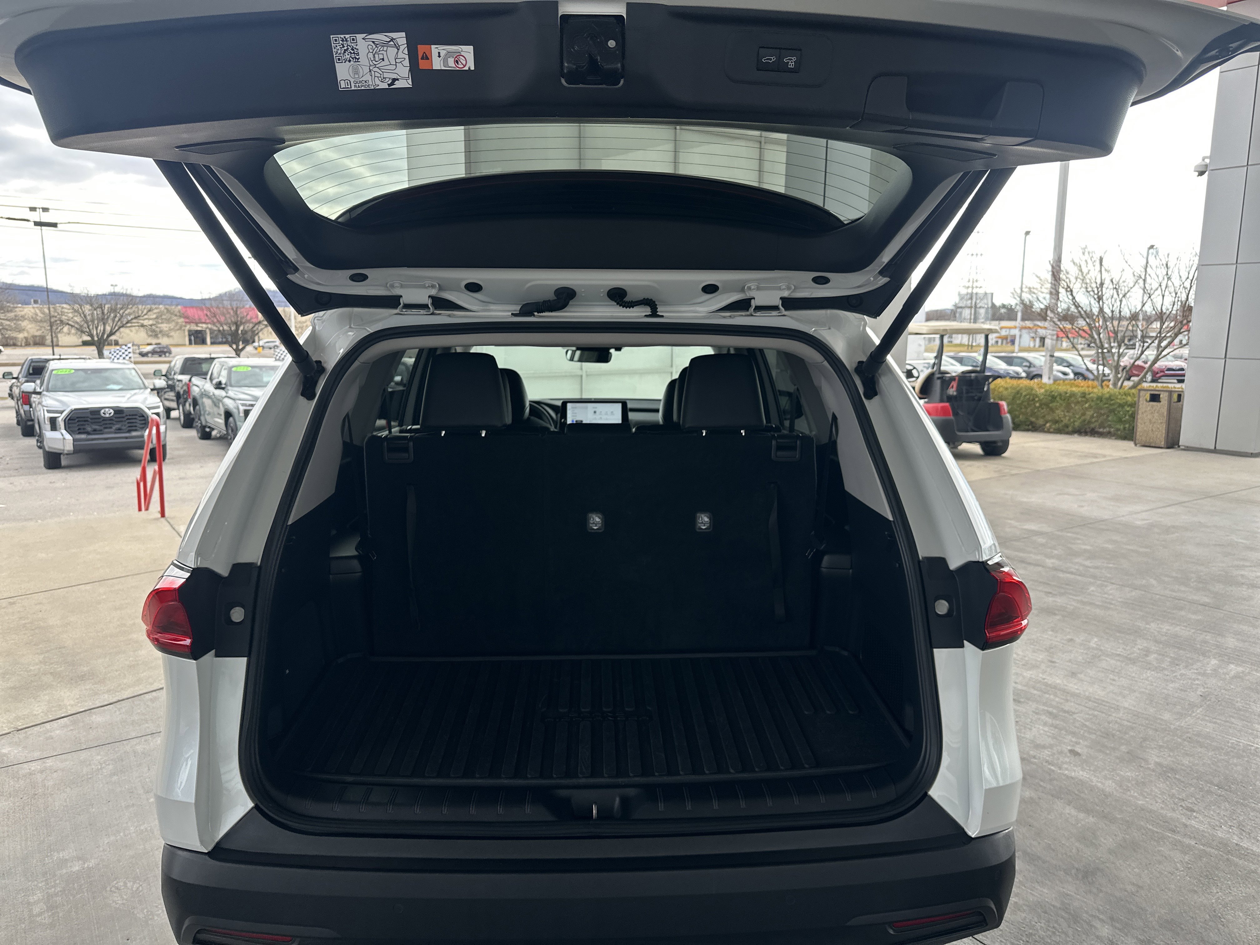 Certified 2024 Toyota Grand Highlander AWD image 17