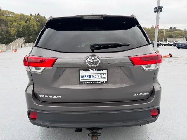 Certified 2017 Toyota Highlander XLE image 5