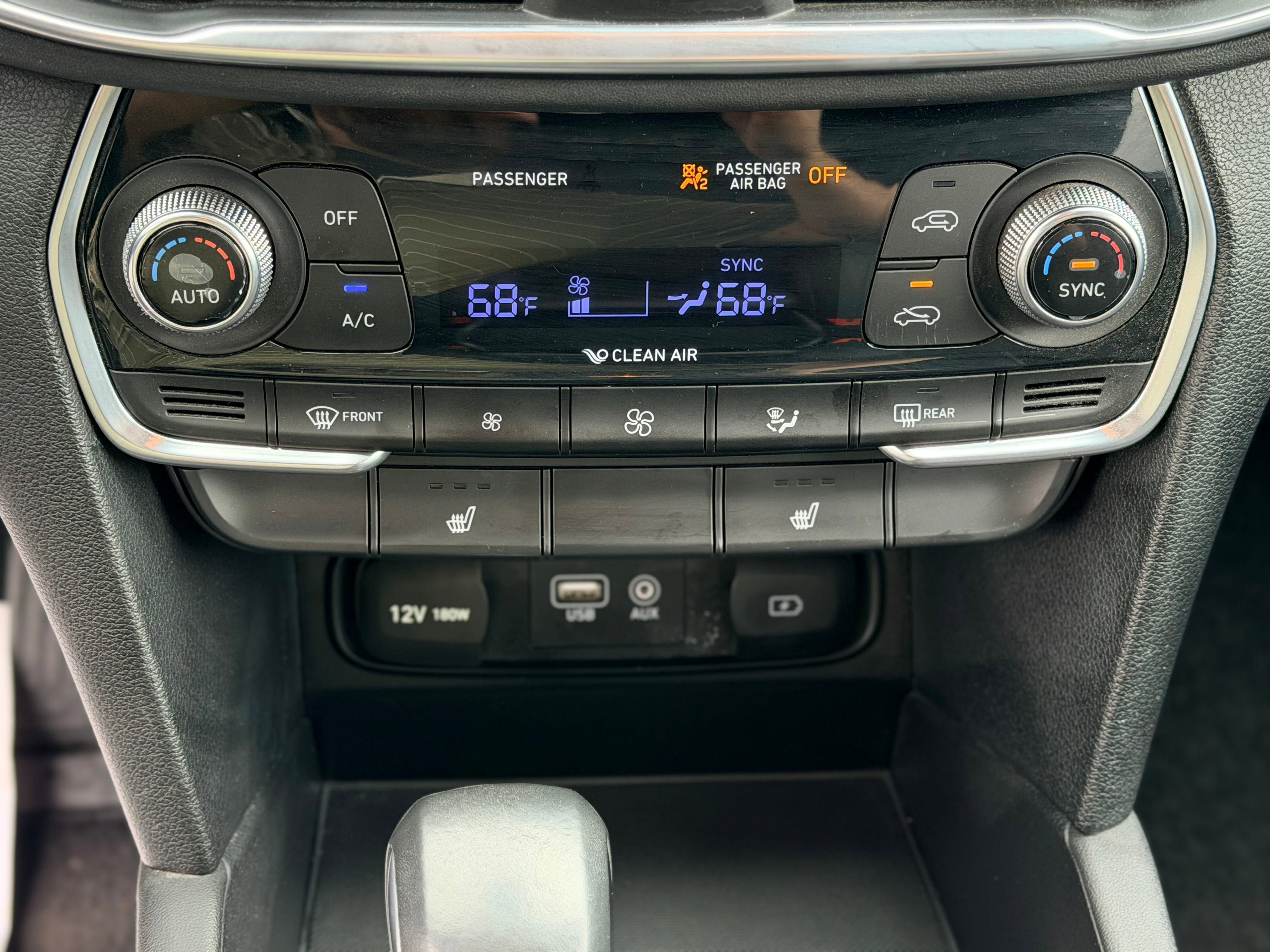Used 2019 Hyundai Santa Fe SEL AWD/4WD image 17