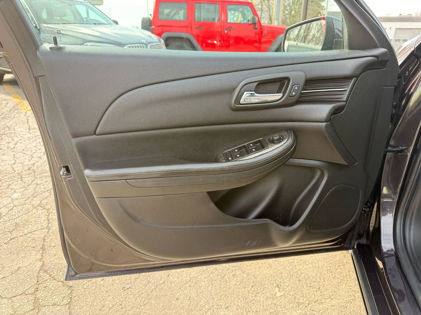 Used 2015 Chevrolet Malibu LT w/ Power Convenience Package FWD image 9