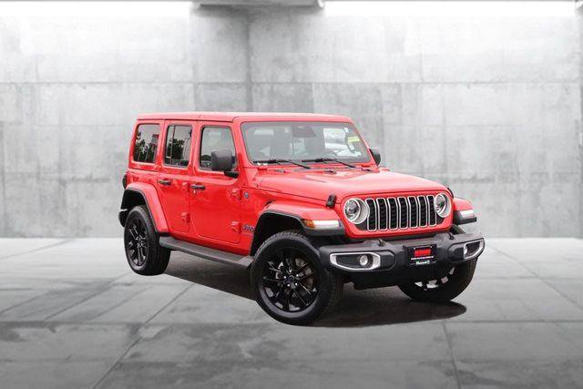 Used 2025 Jeep Wrangler Unlimited Sahara AWD/4WD image 2