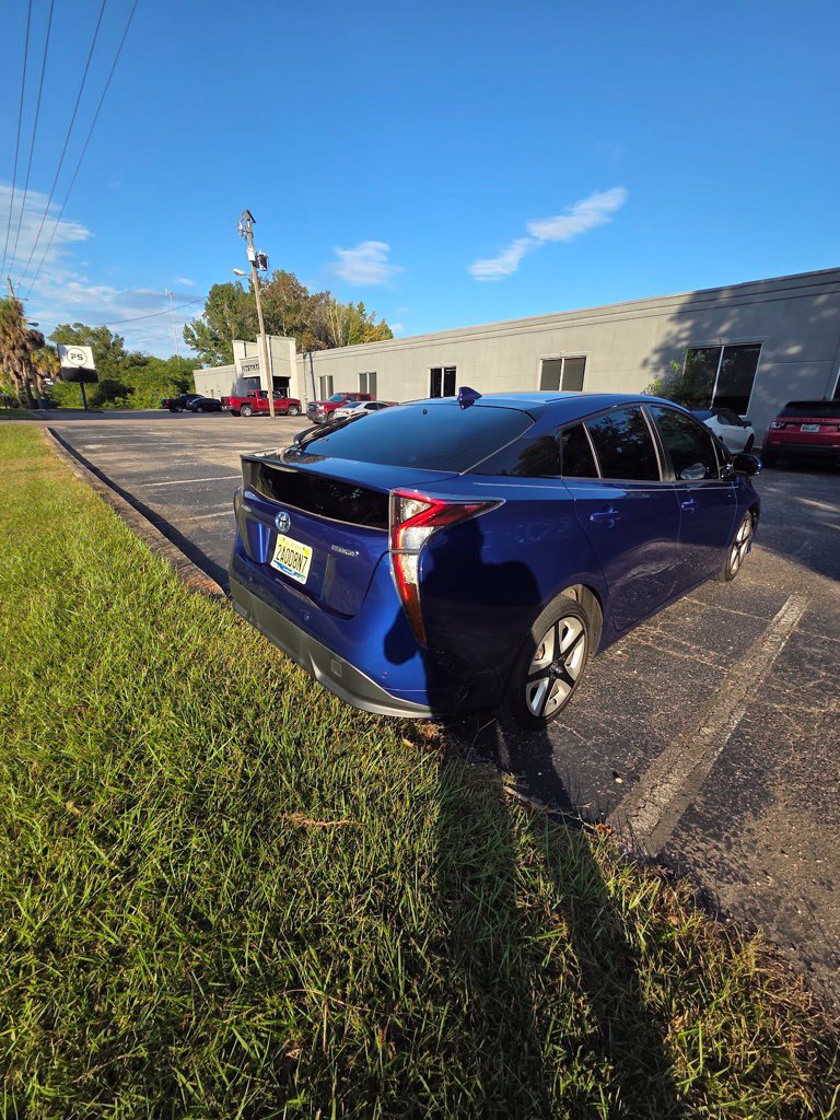 Used 2018 Toyota Prius Four Touring FWD image 6