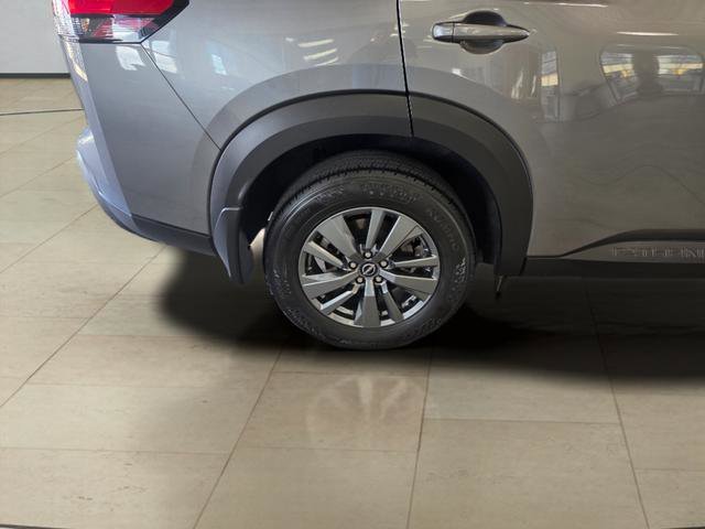Used 2025 Nissan Pathfinder SV AWD/4WD image 31