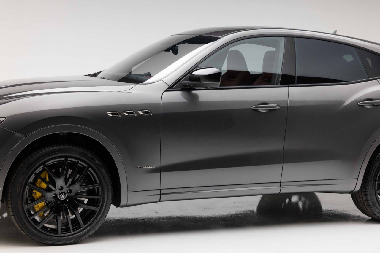 Used 2021 Maserati Levante S GranSport AWD/4WD image 37