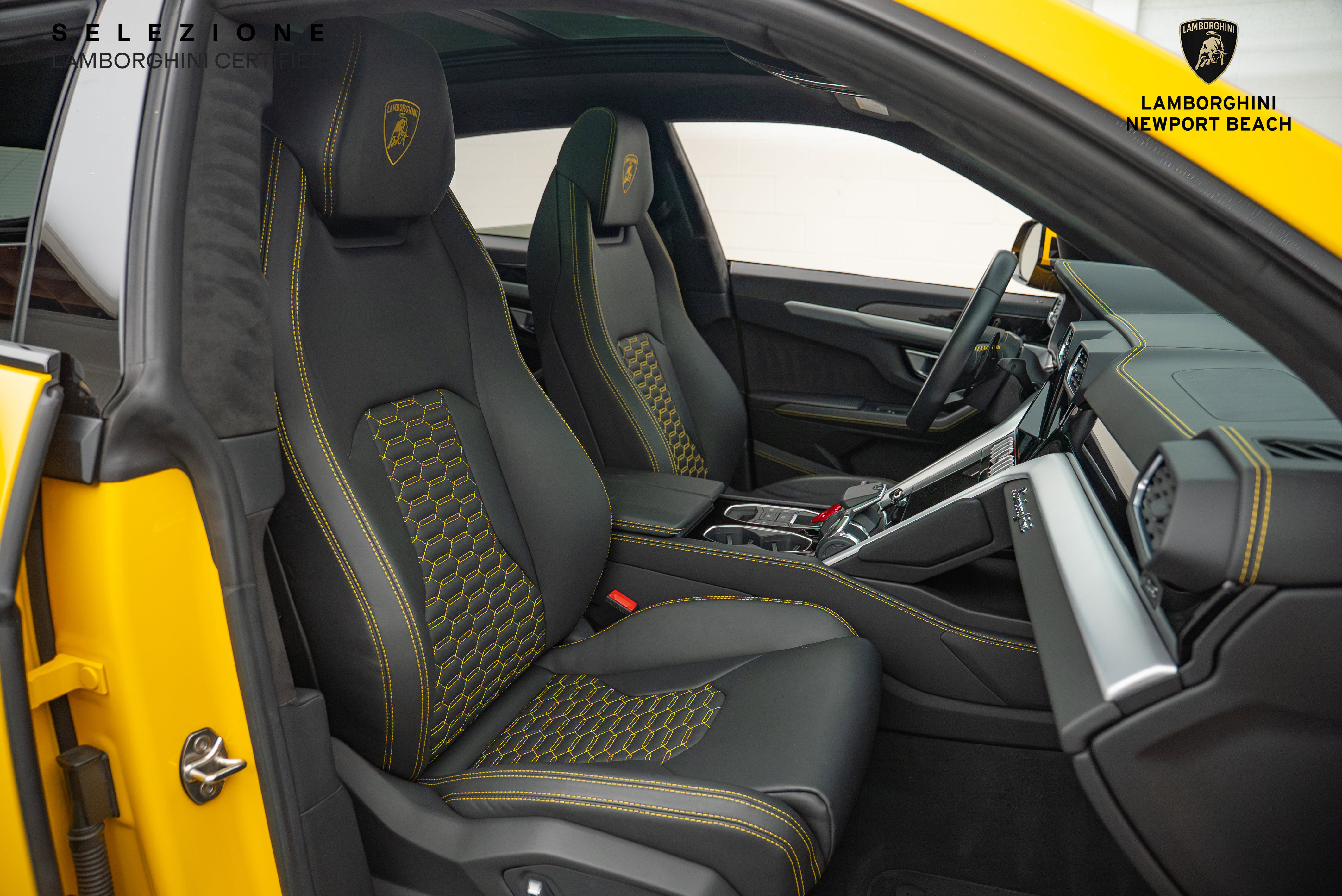 Used 2022 Lamborghini Urus image 22