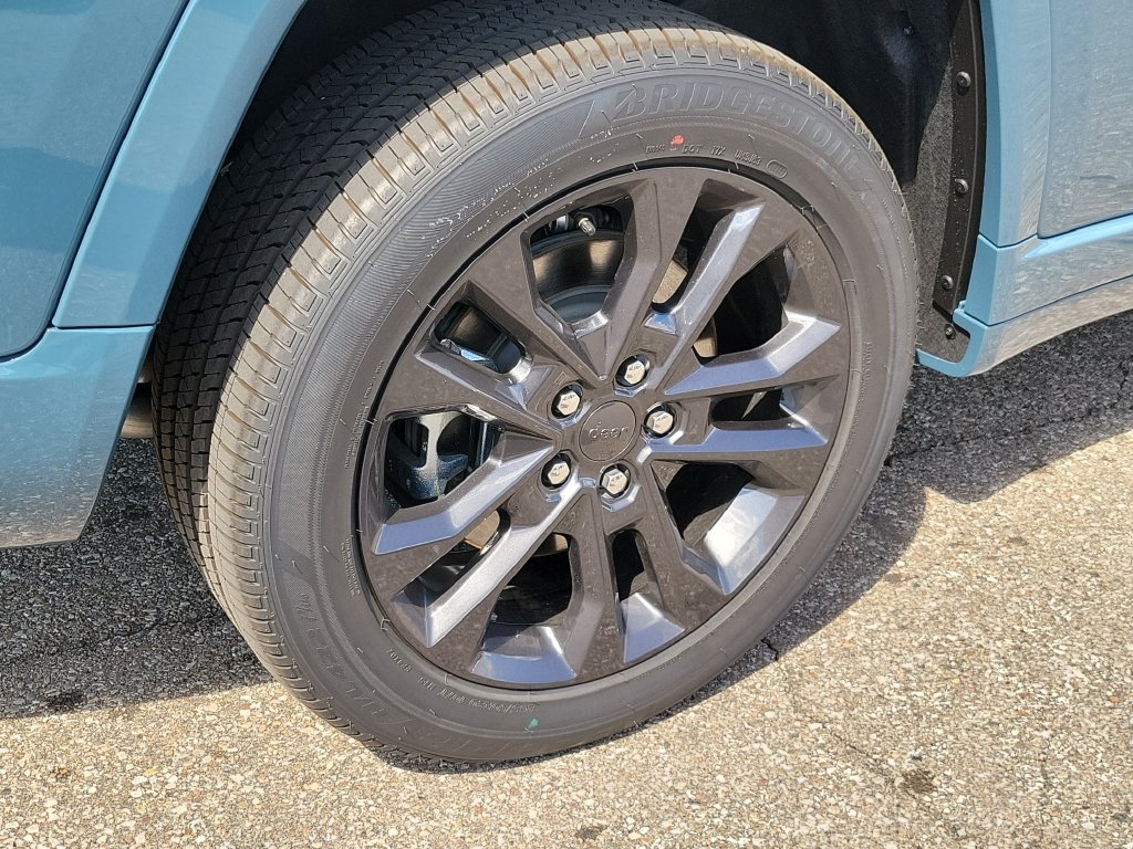 New 2026 Jeep Grand Cherokee L Limited AWD/4WD image 6
