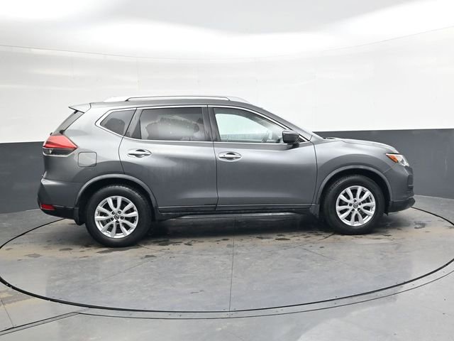 Used 2018 Nissan Rogue SV image 3