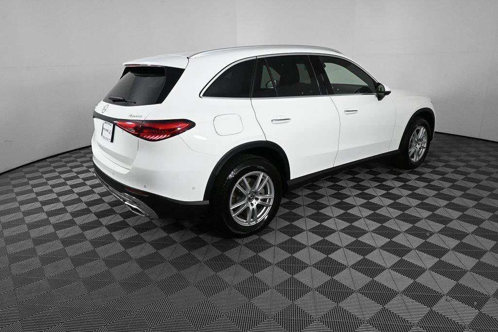 Used 2025 Mercedes-Benz GLC 300 4MATIC image 26