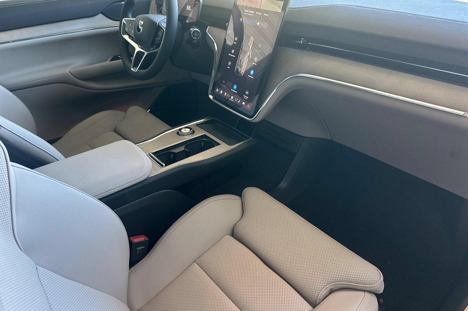 New 2026 Volvo EX90 Plus AWD/4WD image 16