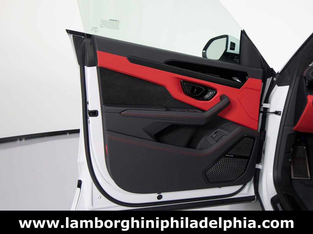 Used 2024 Lamborghini Urus S AWD/4WD image 12