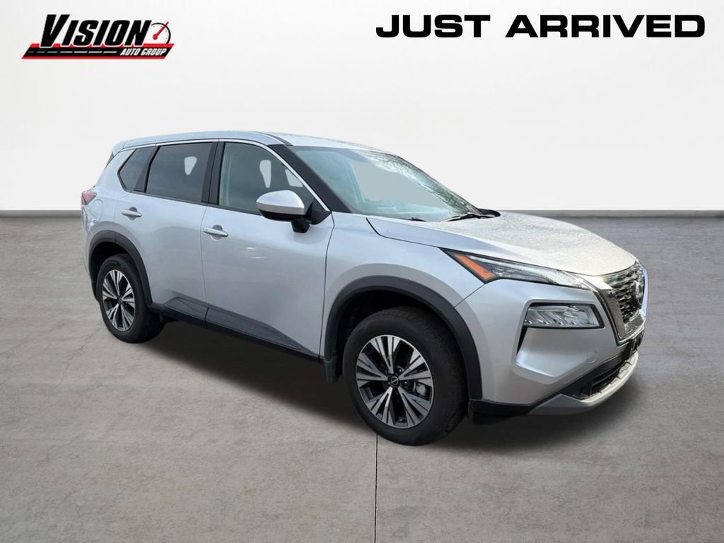 Used 2023 Nissan Rogue SV image 3
