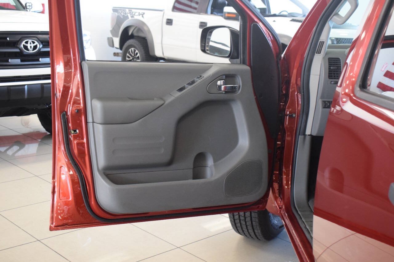 Used 2015 Nissan Frontier Desert Runner RWD image 43
