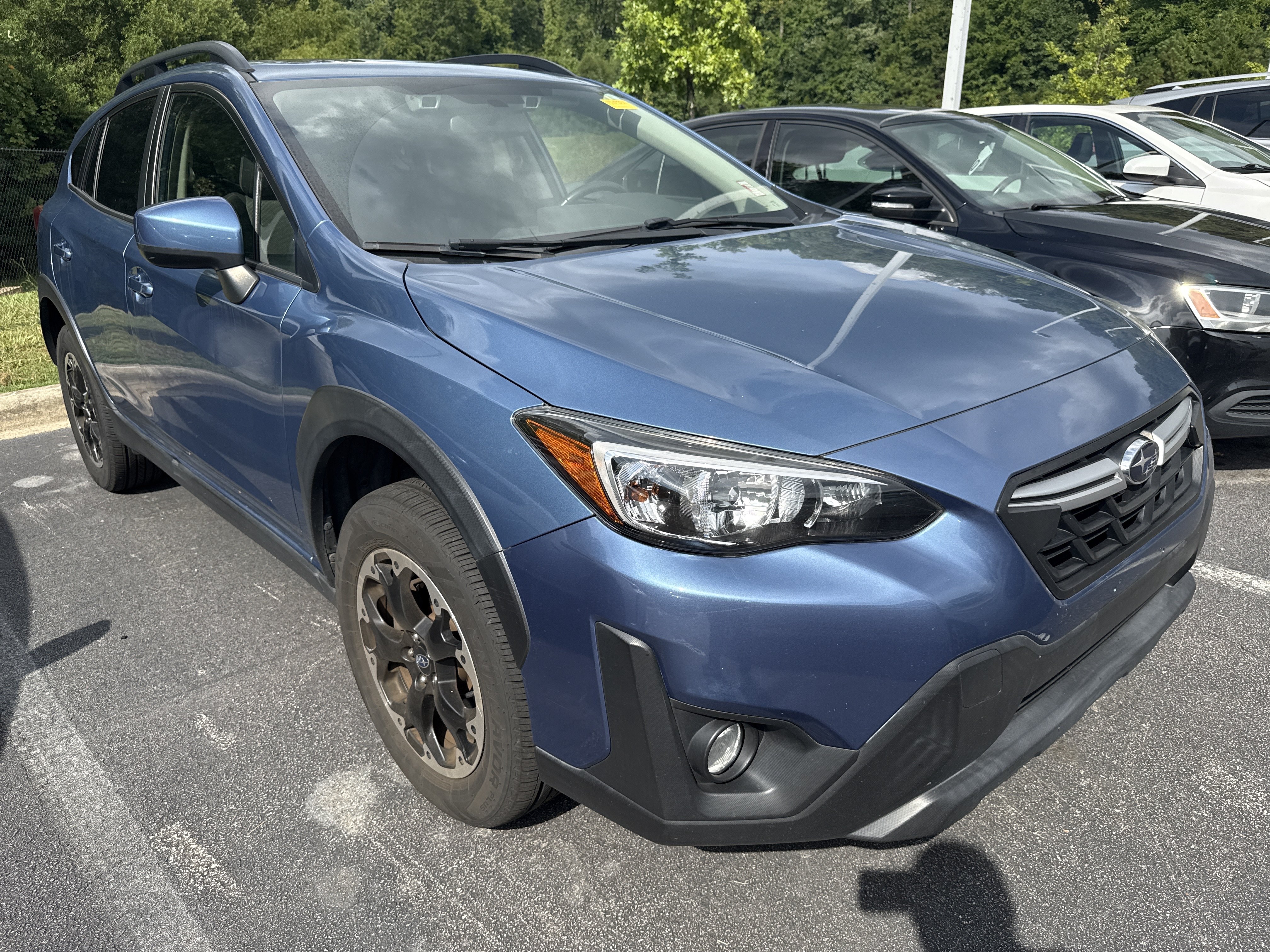 Used 2021 Subaru Crosstrek 2.0i Premium w/ Moonroof Package AWD/4WD image 2