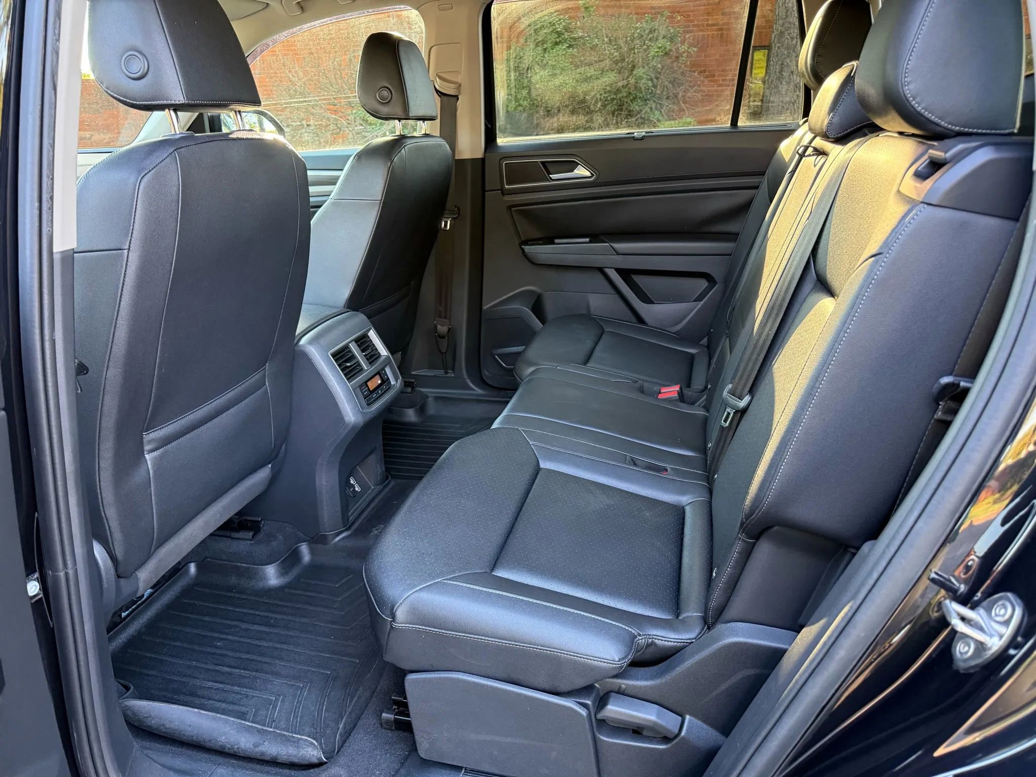Used 2019 Volkswagen Atlas SE w/ Panoramic Sunroof Package image 17
