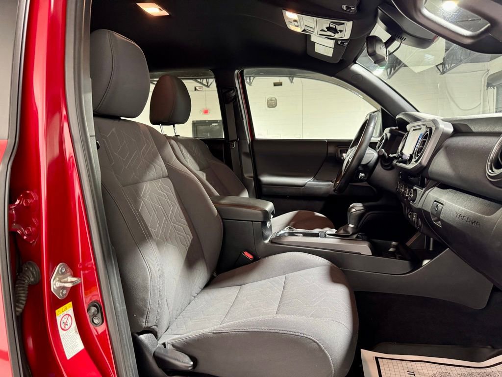 Used 2018 Toyota Tacoma TRD Off-Road image 21