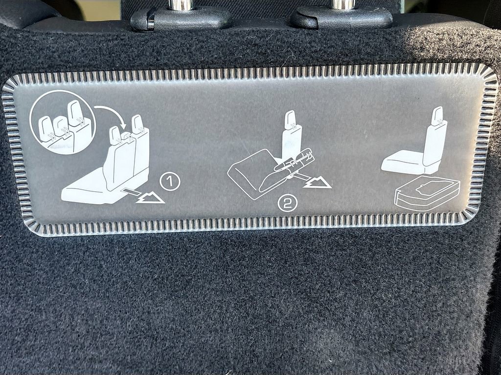 Used 2019 Chrysler Pacifica Touring-L image 18